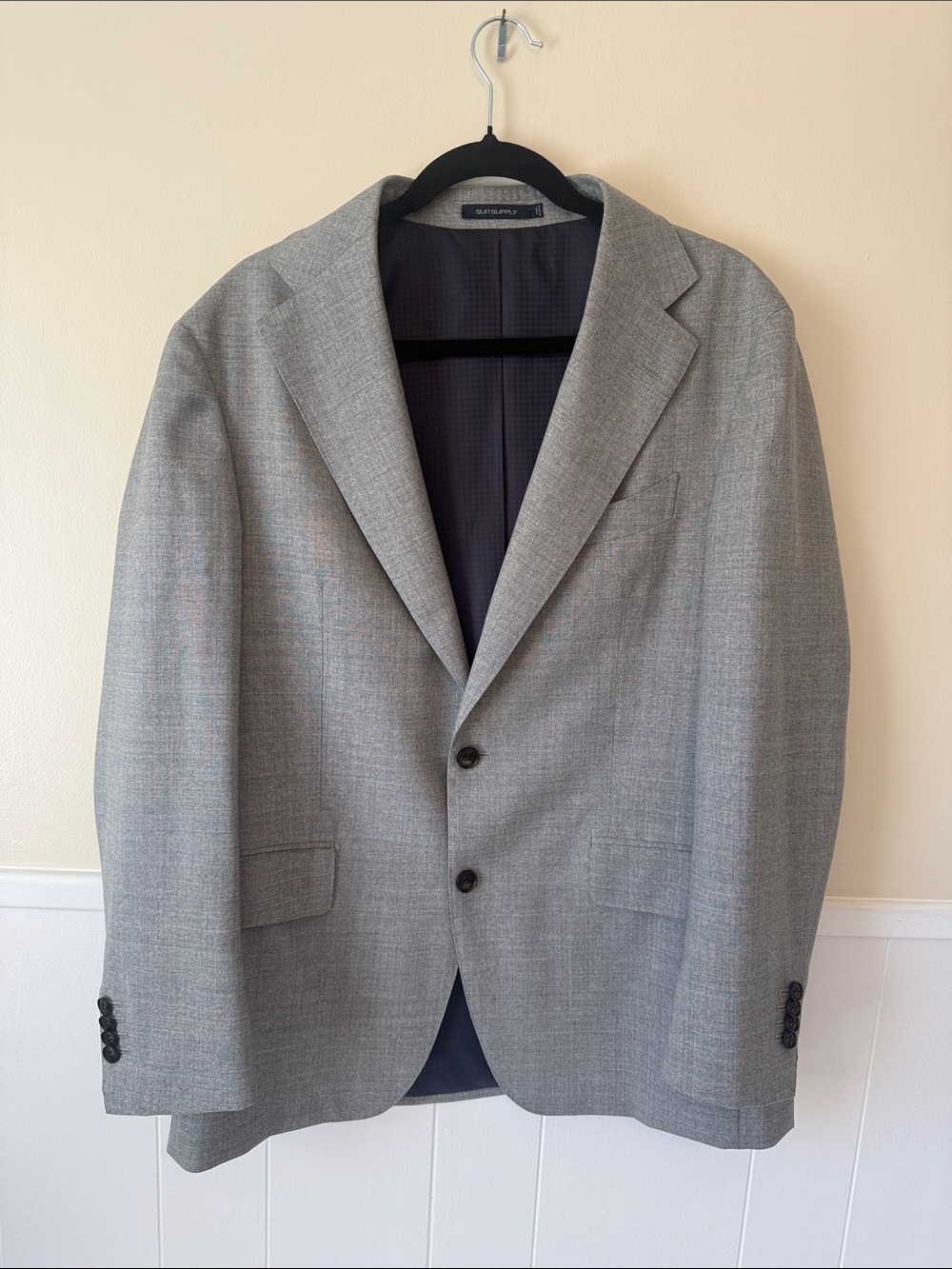Suit Supply  Gray  2 Piece Suit Size 44 Pants 36x27  Vitale Barberis Canonico